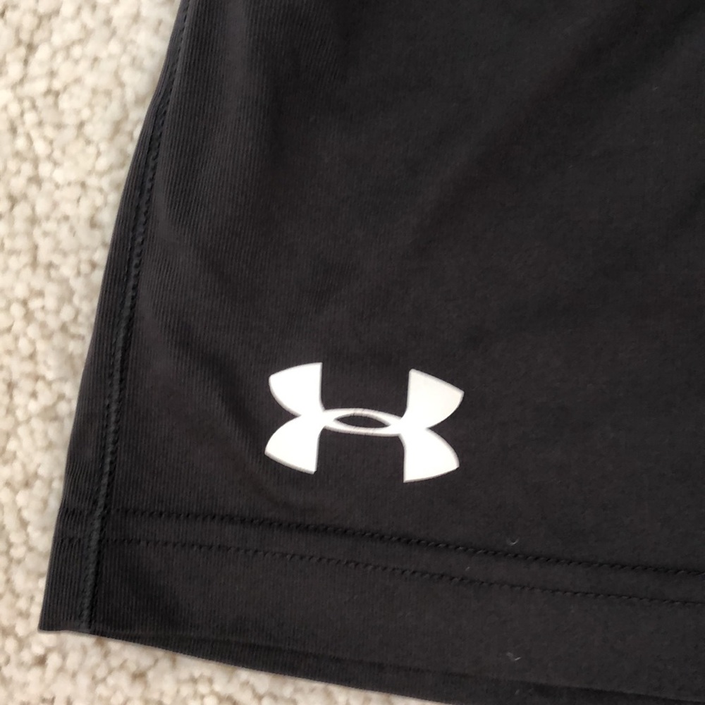 Brown University Men’s 2 XL Under Armour Shorts - Picture 5 of 16